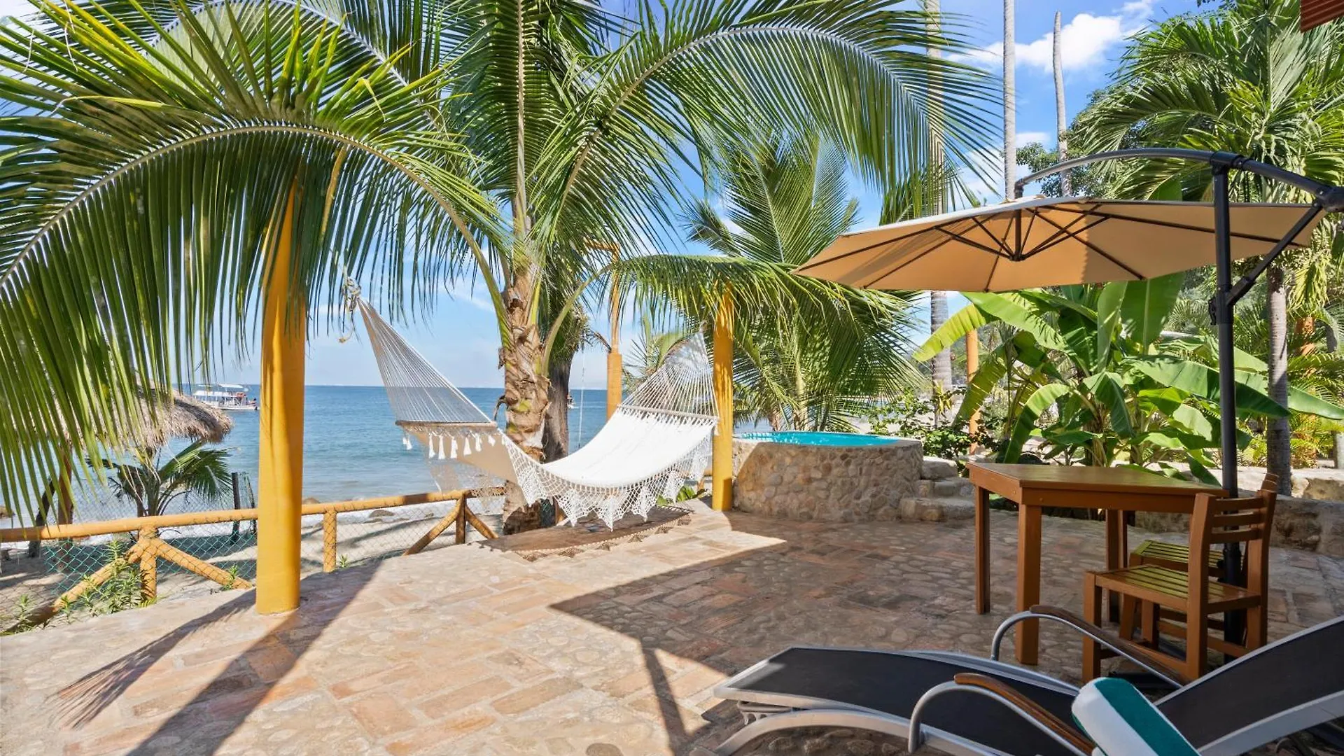 Panchos Paradise Cabana Parota Puerto Vallarta 0*,  México